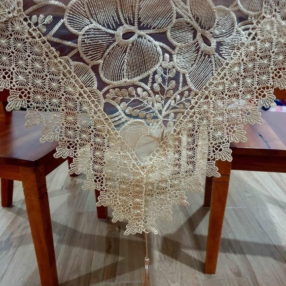 Lace Table Runner - Picture 2 of 9